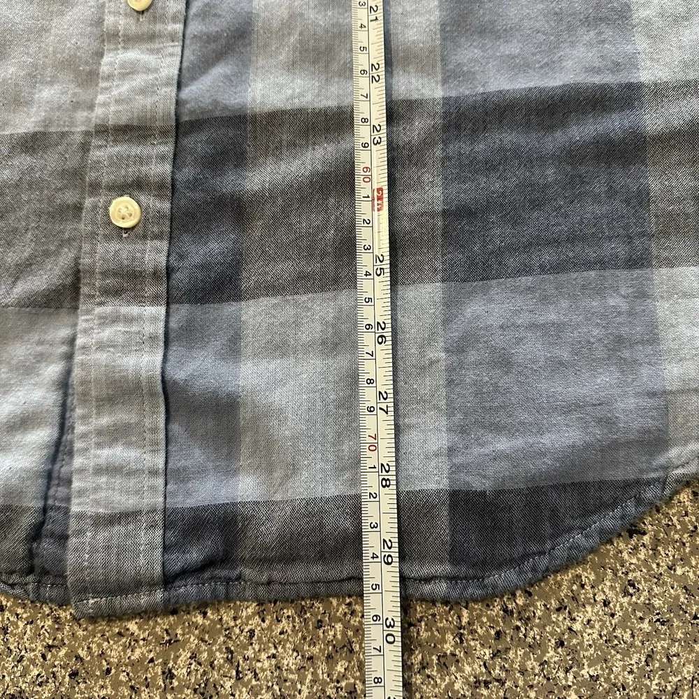 Banana Republic Untucked Fit Button Up Shirt‎ Men's Size L Blue Double Weave